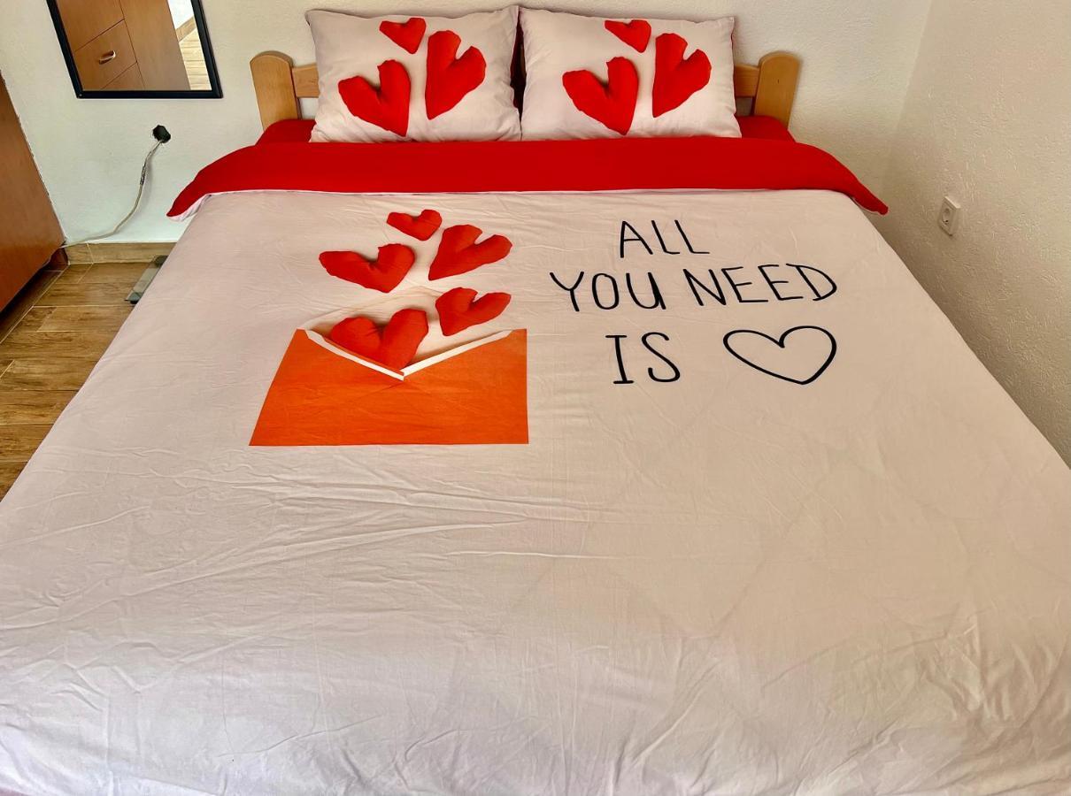 Homestay Mark - Double Bed Room - Shared Bathroom And Kitchen Budva Extérieur photo